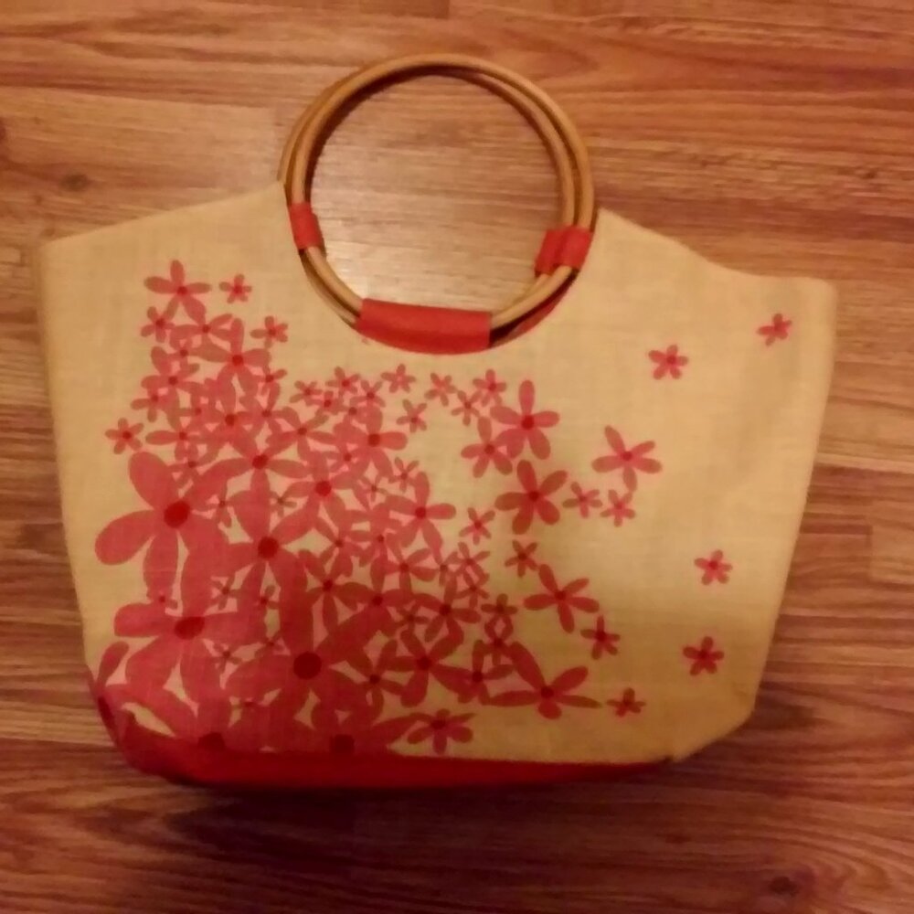 Large Purse Tote 2 Wood Handles18" x 18" Tall With Handles1 Pocket Vel*ro Close